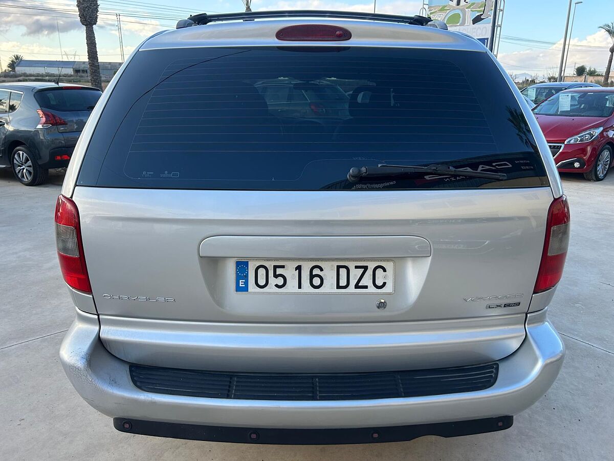 CHRYSLER VOYAGER LX 2.8 CRDI AUTO SPANISH LHD IN SPAIN 113000 MILES 7 SEAT 2006